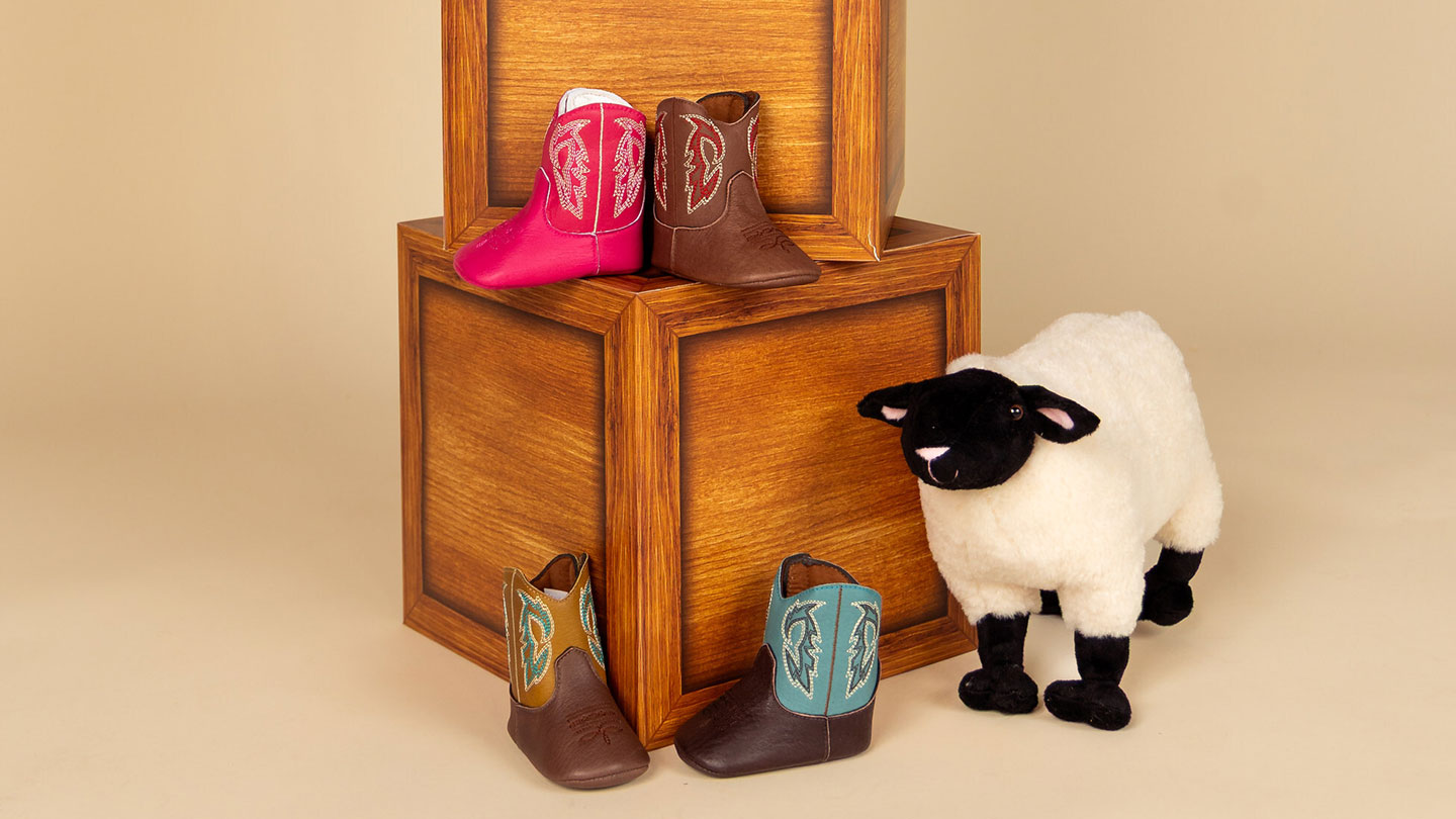 SOURCE Justin Boots